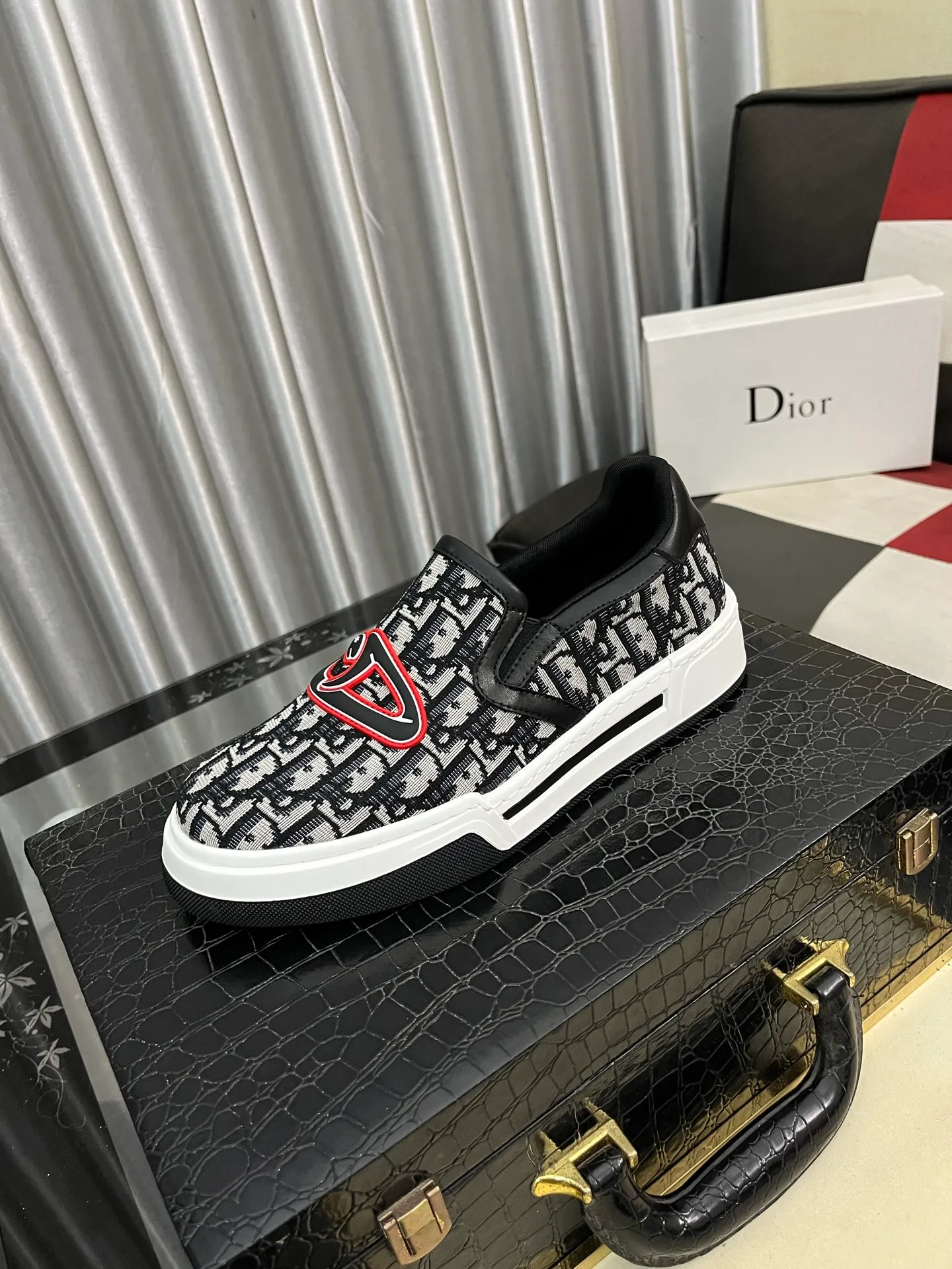 Men's Men's Shoes 💰400⌚️⌚️《Dior DIOR*》The latest and most popular casual shoes, top brand [seduce] luxury~purchase, top~quality. [Strong] The upper is made of imported breathable cowhide material ➕ breathable sheepskin feet (•) with fine workmanship. Original personalized fashionable soft rubber wear-resistant outsole, size: 38-442️⃣colors available